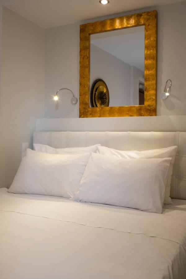 Dema Luxury Suites - Perikleous E1 Athén Kültér fotó